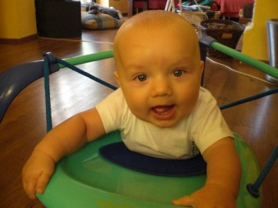 Ben auf seiner Wippe.jpg