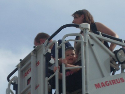 Auf der Drehleiter mit Mama