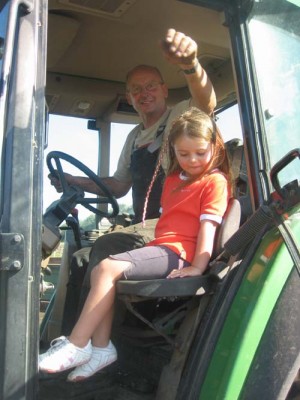 Traktor fahren ist klasse.jpg