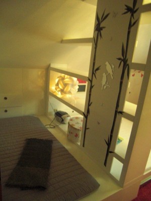 Regalwand von hinten (Kuschelecke)