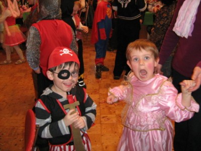 Pirat Tobi mit seiner  Freundin Prinzessin.JPG