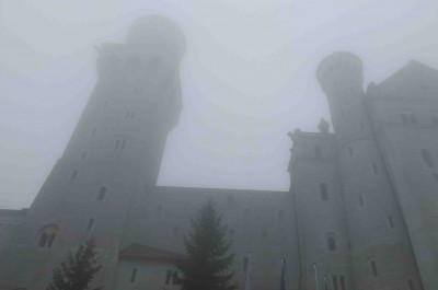 Neuschwanstein von Fuß aus