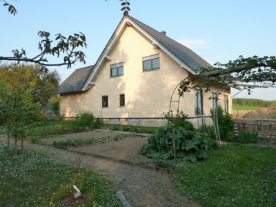 Während ich auf Freizeit war, wurde das Haus fertig verputzt - und ich finde, es ist schön geworden