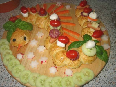 Raupe Nimmersatt für den Kindi.jpg