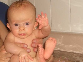 winke winke in der Badewanne.JPG