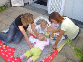 Uti und Heidrun beim Spielen